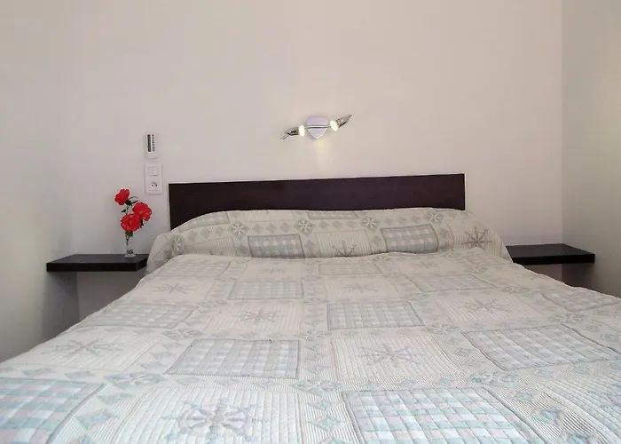 فندق مبيت وإفطار Le Domaine 3*